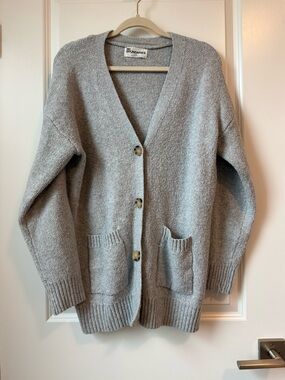 No Boundaries Light Gray V-Neck Button Front Cardigan